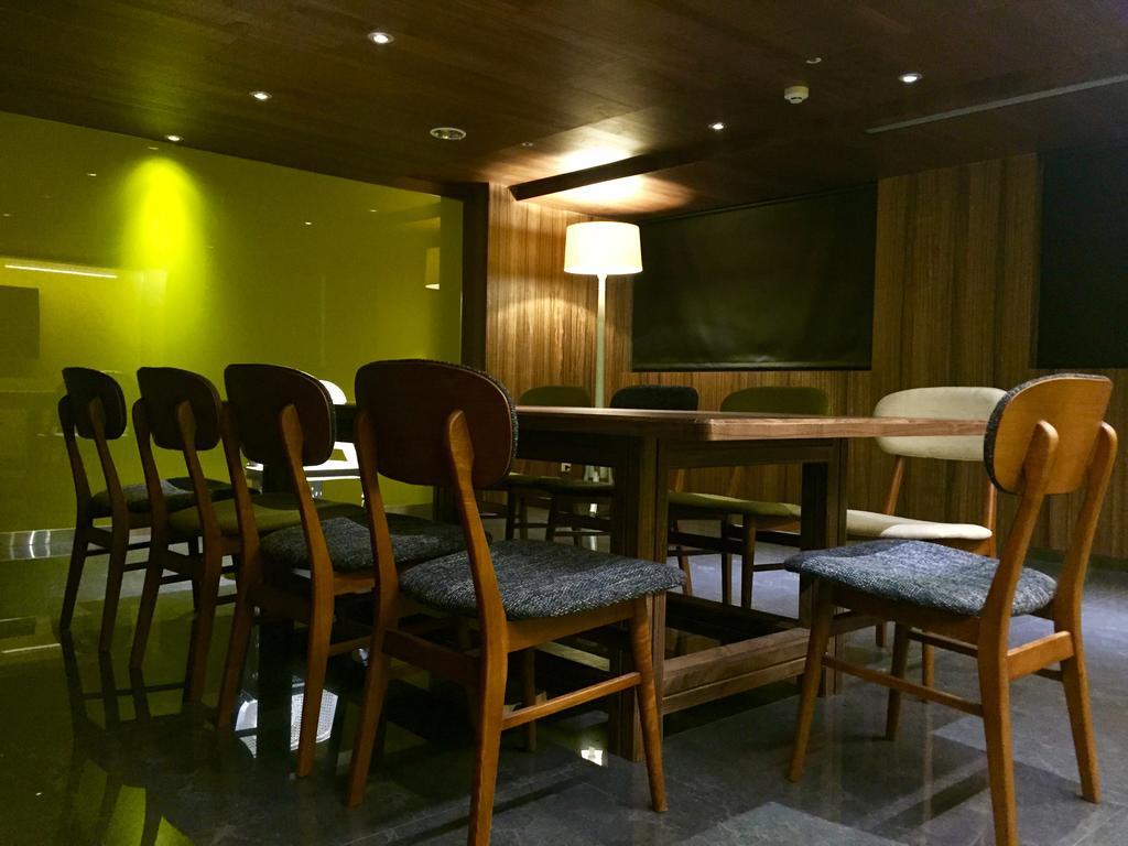 Inhouse Hotel Taichung Luaran gambar