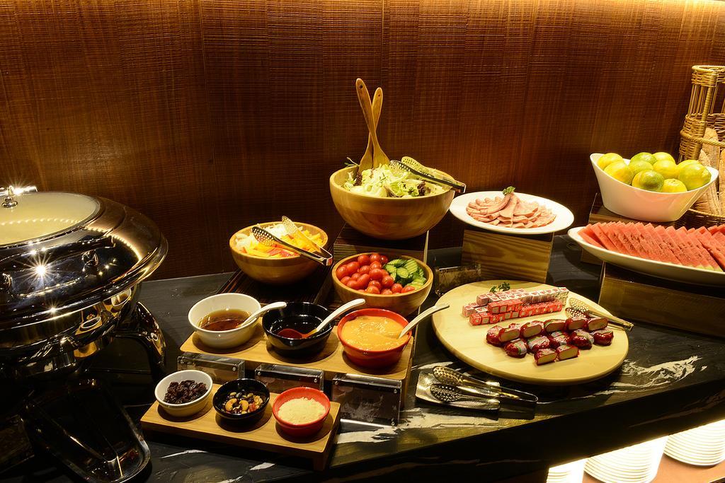 Inhouse Hotel Taichung Luaran gambar