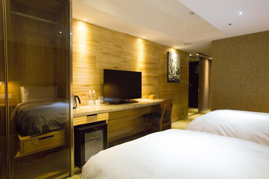 Inhouse Hotel Taichung Luaran gambar