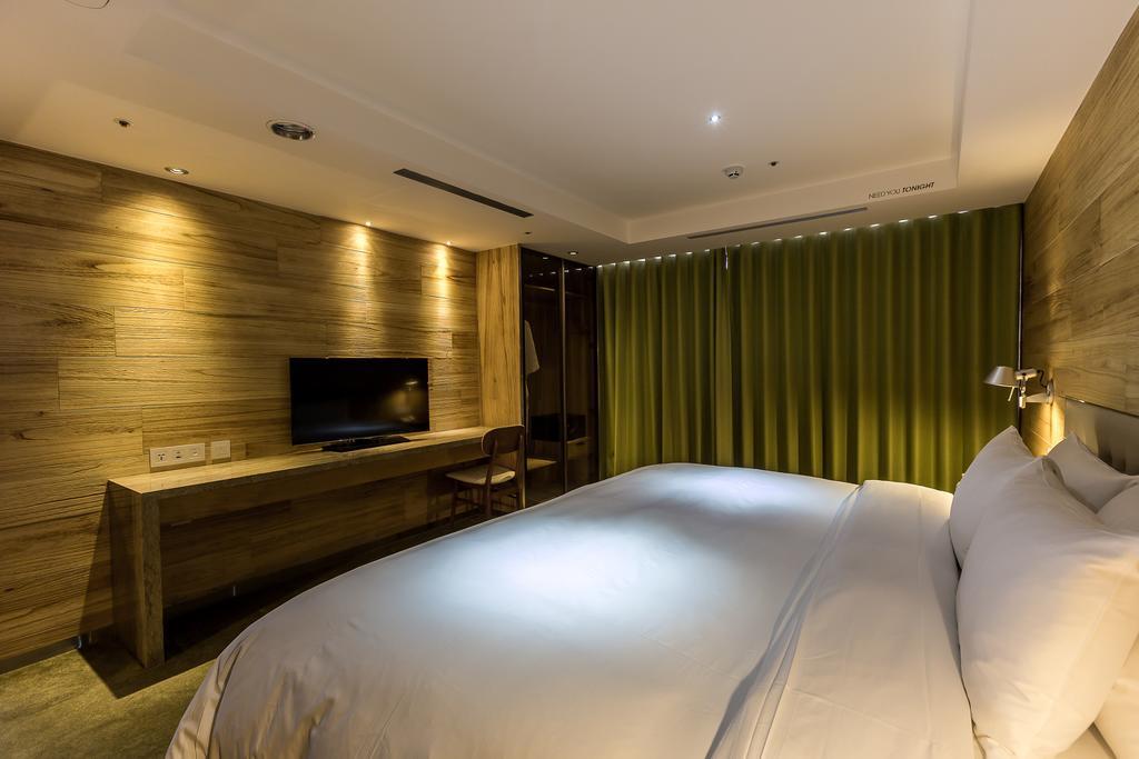 Inhouse Hotel Taichung Luaran gambar