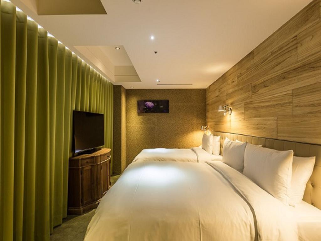 Inhouse Hotel Taichung Luaran gambar