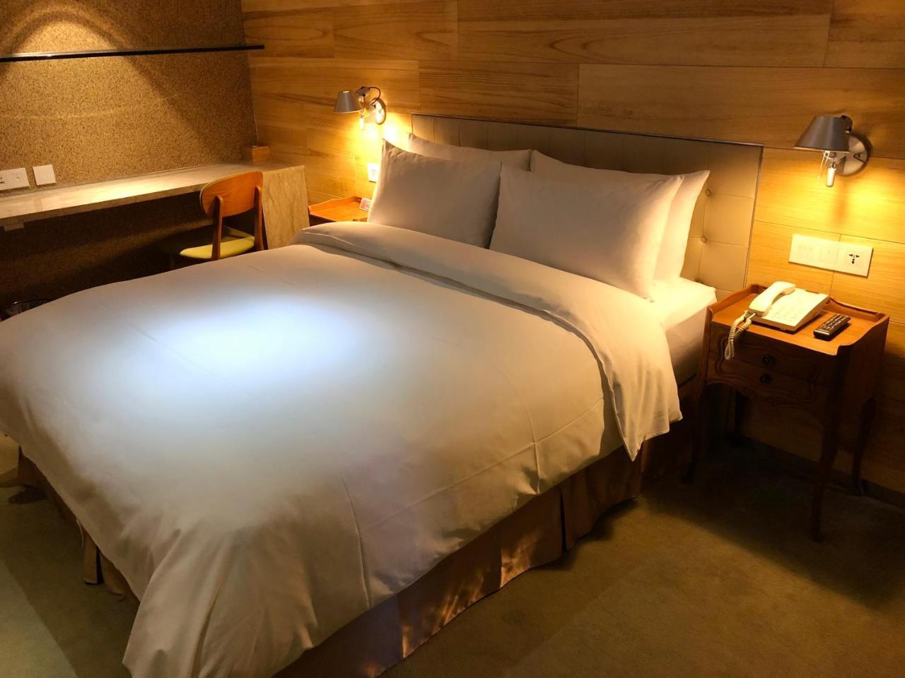 Inhouse Hotel Taichung Luaran gambar
